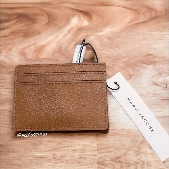 Marc Jacobs Logo Pebbled Leather Card Case Smoked Almond BRAND NEW - Picture 2 of 2